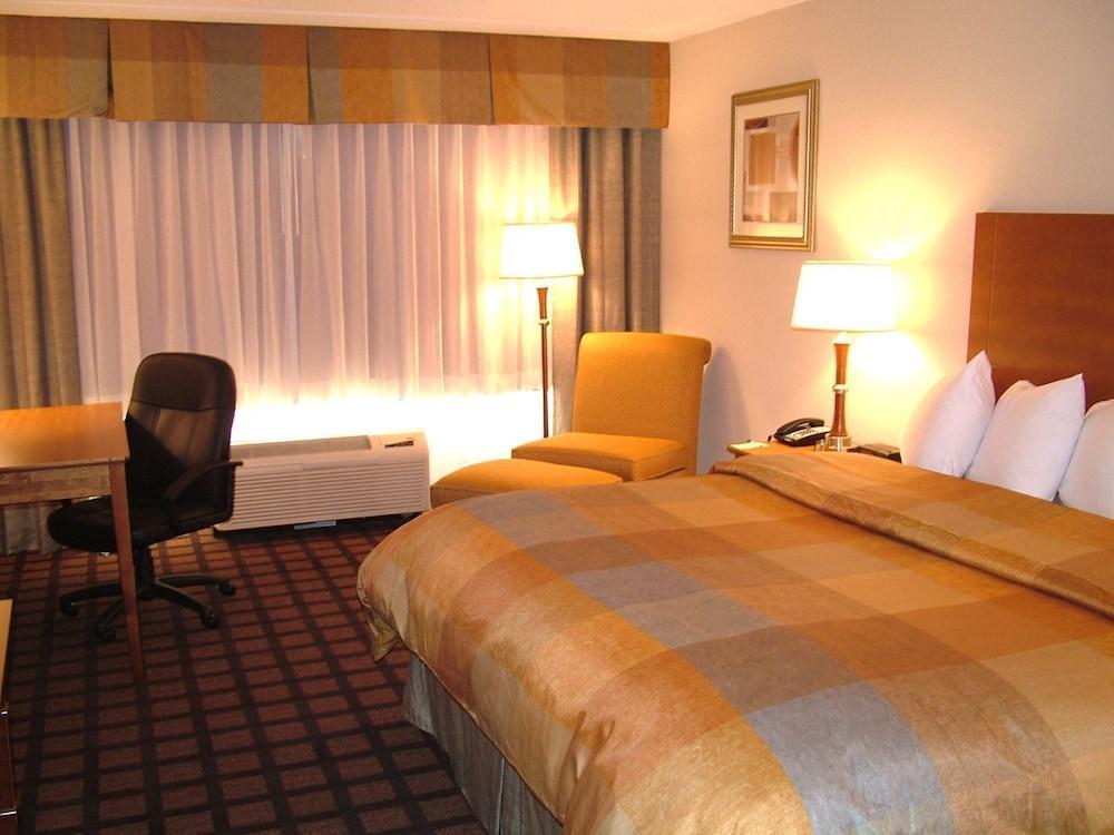 Best Western Plus Chicago Hillside Exterior photo
