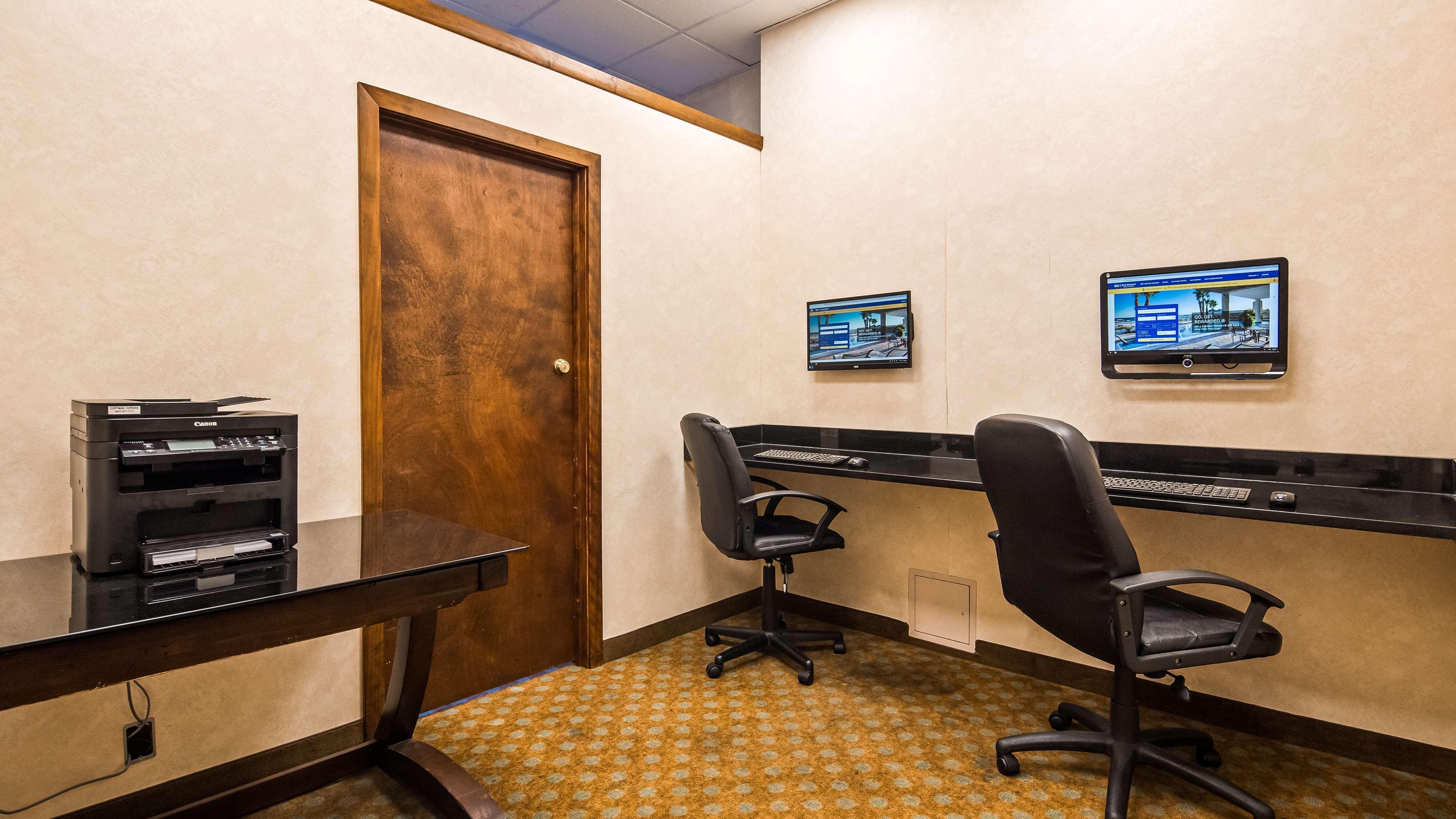 Best Western Plus Chicago Hillside Exterior photo