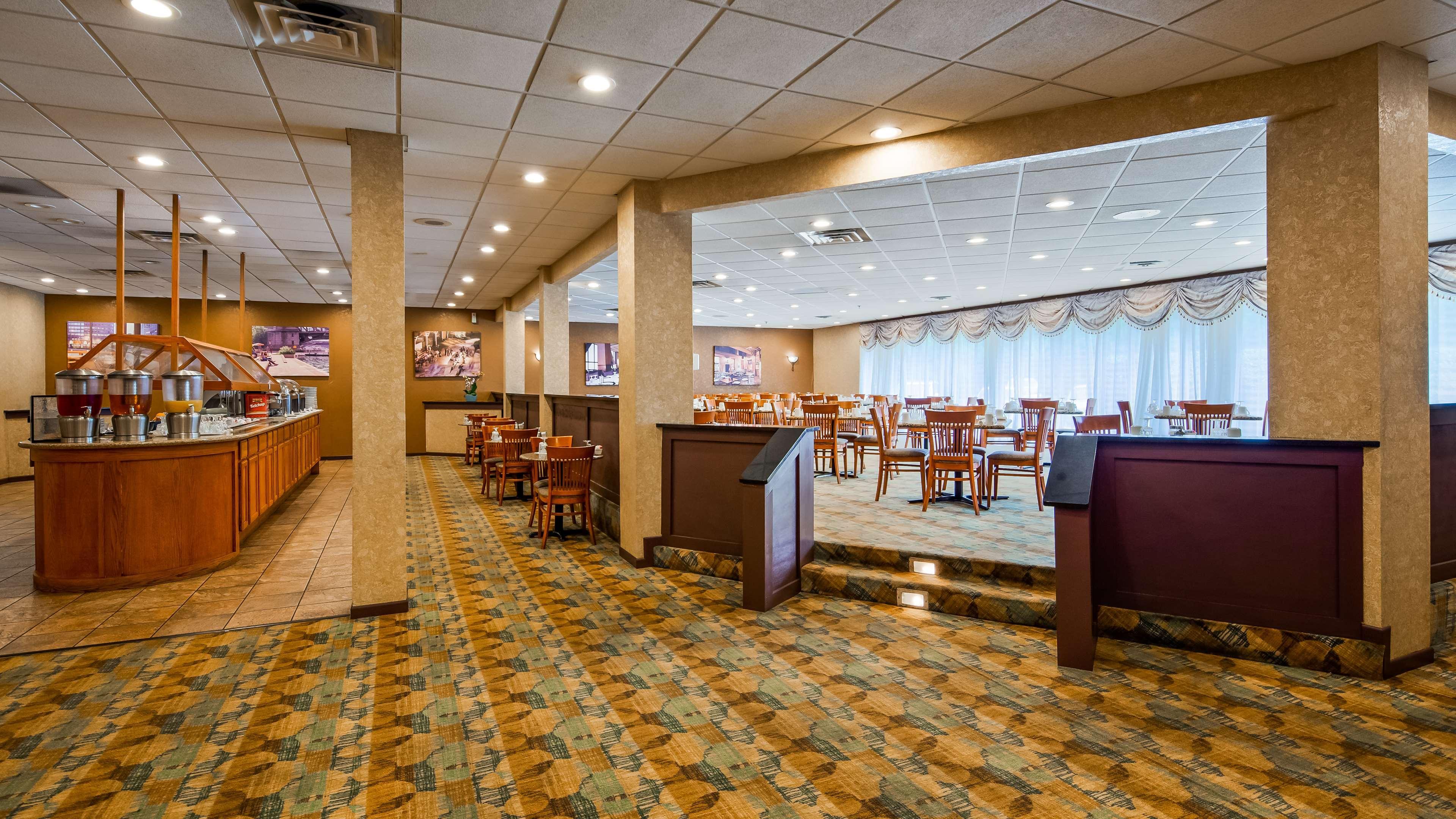 Best Western Plus Chicago Hillside Exterior photo