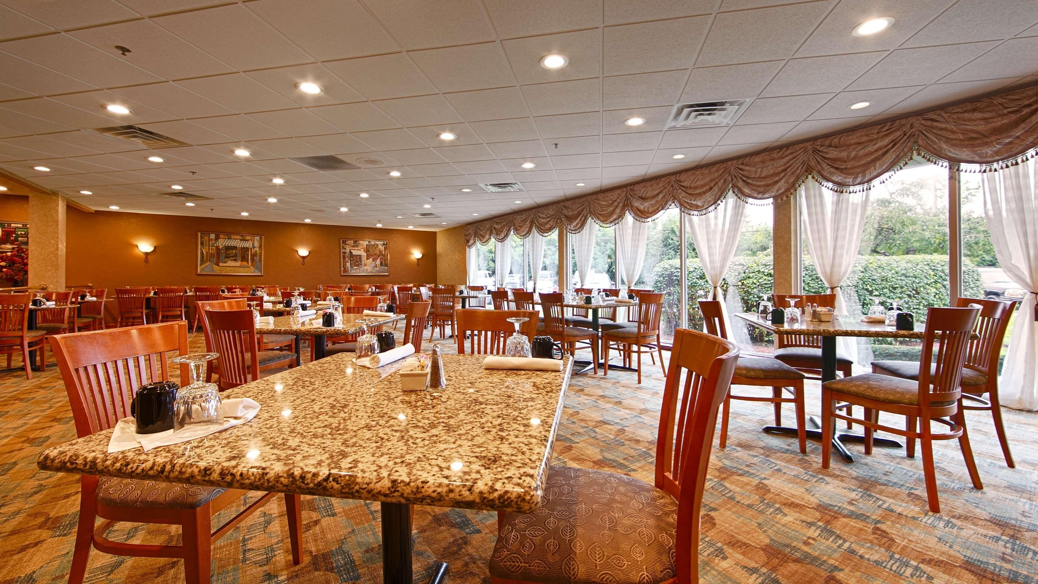 Best Western Plus Chicago Hillside Exterior photo