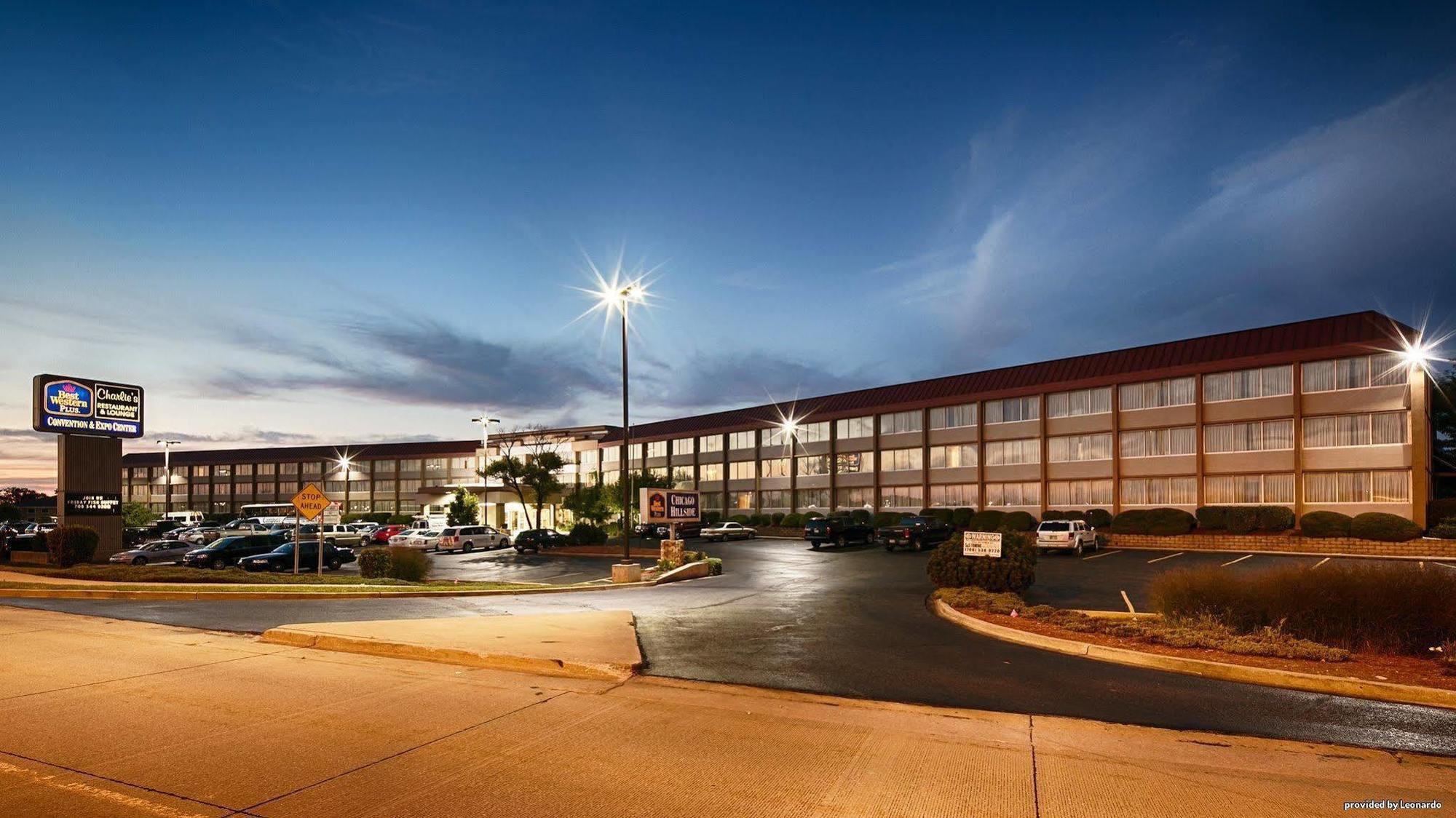 Best Western Plus Chicago Hillside Exterior photo