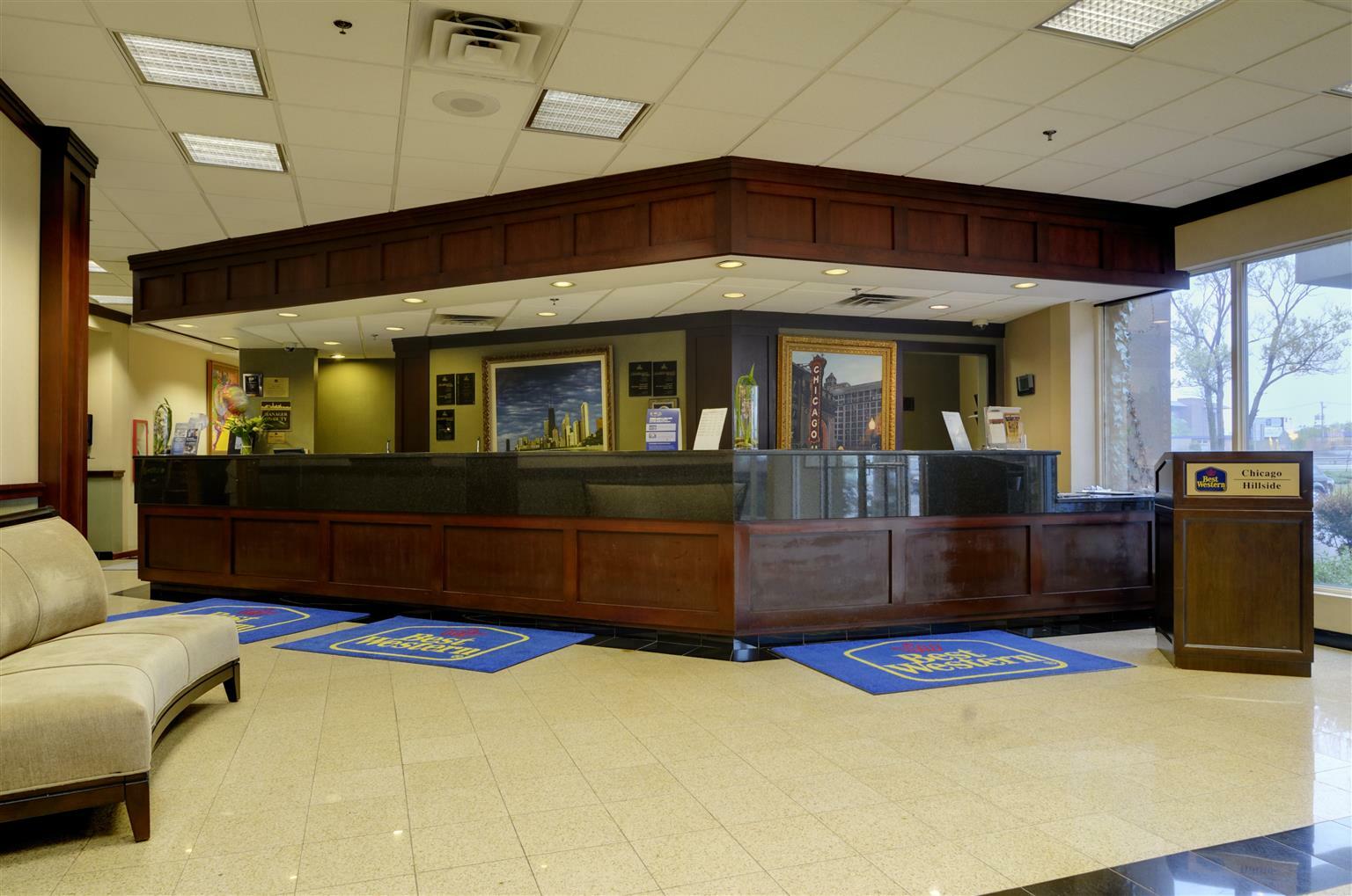 Best Western Plus Chicago Hillside Exterior photo